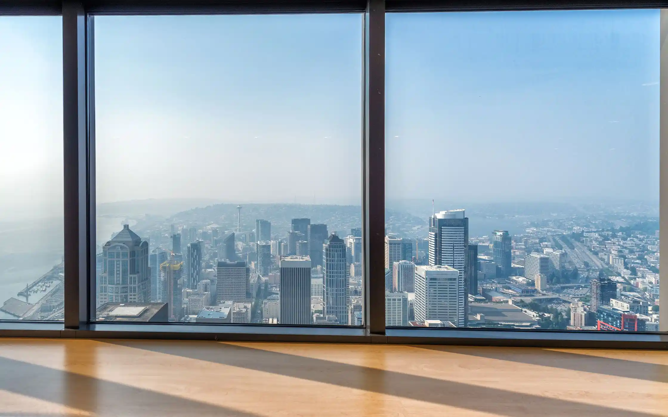 การติดตั้งฟิล์มอาคารลดความร้อนบนกระจกอาคารสำนักงาน ช่วยลดความร้อนจากแสงแดดและประหยัดค่าไฟ