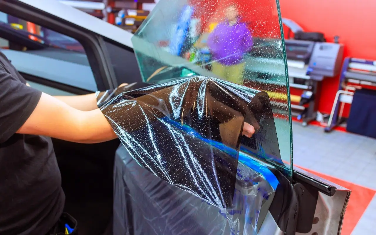 เทคโนโลยีกันความร้อนในฟิล์มติดรถ